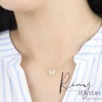 Collier papillon blanc